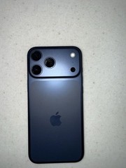 iPhone 17 Pro Max 256 Gigabytes Unlocked 5G – READ THE DESCRIPTION