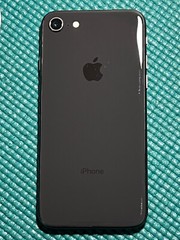 Apple iPhone 8 – 64GB – Space Gray (Unlocked) A1863 (CDMA + GSM)