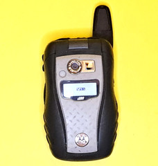 MOTOROLA i580 TELUS MIKE iDEN RUGGED FLIP PHONE 1.3MP TFT CLAMSHELL PUSH-TO-TALK