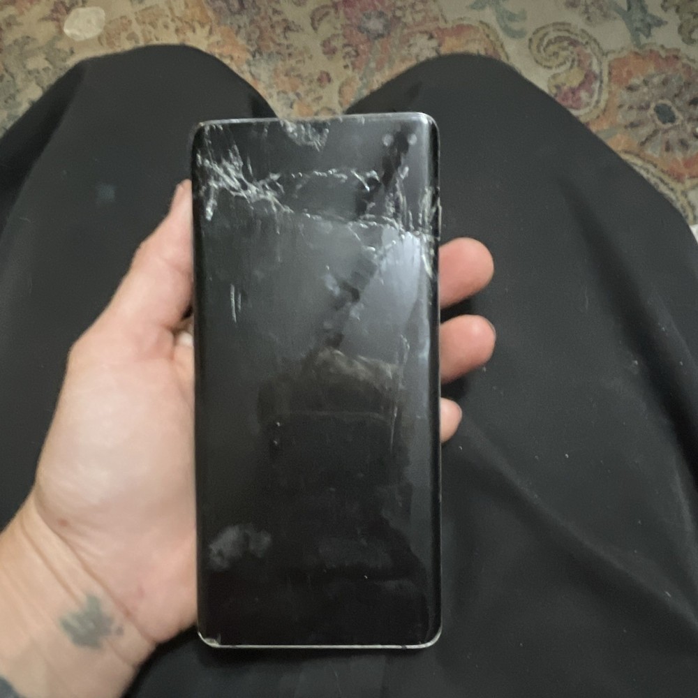 Samsung Galaxy S10+ Black 128GB AT&T (Front & Back Broken) – FOR PARTS + RESET!!