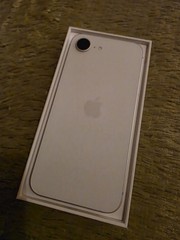 Apple iPhone 16e 128GB White Boost Mobile Very Good Condition BH 100