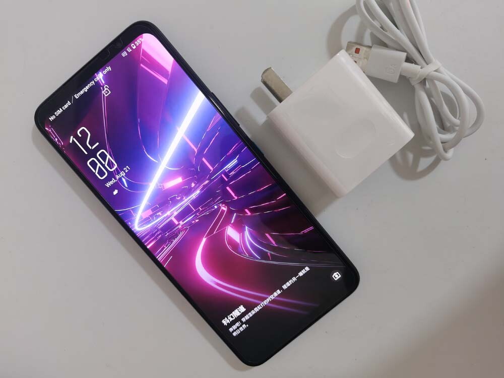 Asus ROG Phone 5 Unlocekd 5G 12+256 Android 6.78&Prime; Game Smartphone Good condition