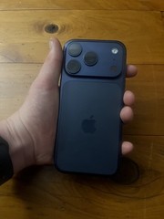 Apple iPhone 17 Pro – 256 GB – Deep Blue – excellent condition