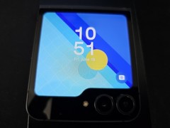 Samsung Galaxy Z Flip6 256GB Black SM-F741U1 Factory Unlocked – bad touch screen