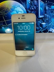 Apple iPhone 4s – 16 GB – White (Unlocked)