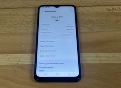 U.S. Cellular unlocked Samsung Galaxy A13 4G SM-A135U 32GB 6.6&Prime; (Black)