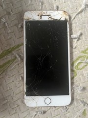 Apple iPhone 8 Plus Gold 12 MP Camera Bluetooth Wi-Fi / For Parts