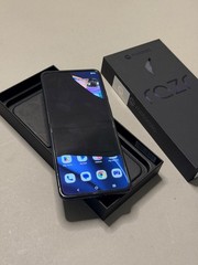 Motorola razr 2025 XT2553V Verizon Only 256GB PANTONE Gibraltar Sea *LCD Damage*