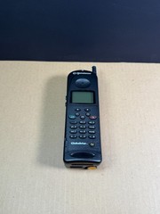 QUALCOMM GLOBALSTAR GSP-1600 HANDHELD TRI-MODE SATELLITE AND CELLULAR PHONE