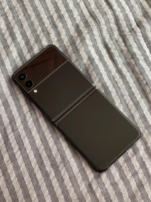 SAMSUNGGALAXY Z FLIP 3 5G SM-F711U 128GB UNLOCKED Smartphone OPEN BOX black
