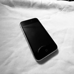 Apple iPhone – 16 GB – Black