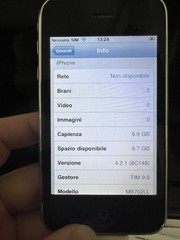 Apple iPhone 3G 8GB 2008 Original With Box and Accessories
