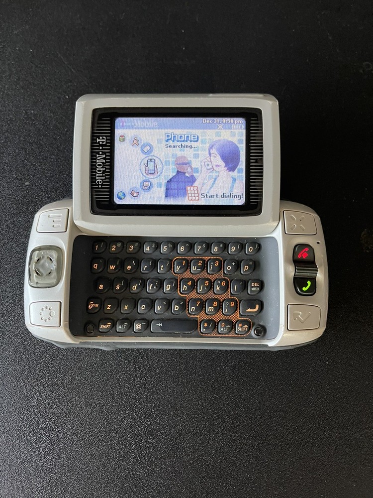 Vintage T-Mobile Sidekick II (2) Phone – PV-100 – Powers On – GOOD CONDITION