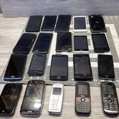 Random Lot of 20Cell Phones Untested, for Parts or Repair Assorted Apple Samsung