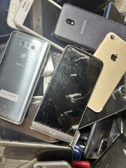 Lot of 10 pcs Assorted Smart Phone Cell Phones For Parts, Scrap or Gold Recovery
