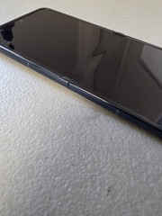 Motorola Razr (2025) XT2553-3 256gb (T-Mobile) *Read*