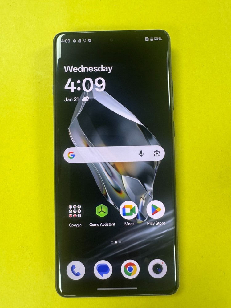 OnePlus 12 – CPH2583 – 512GB 16GB – Black (Unlocked) – Screen Scratches