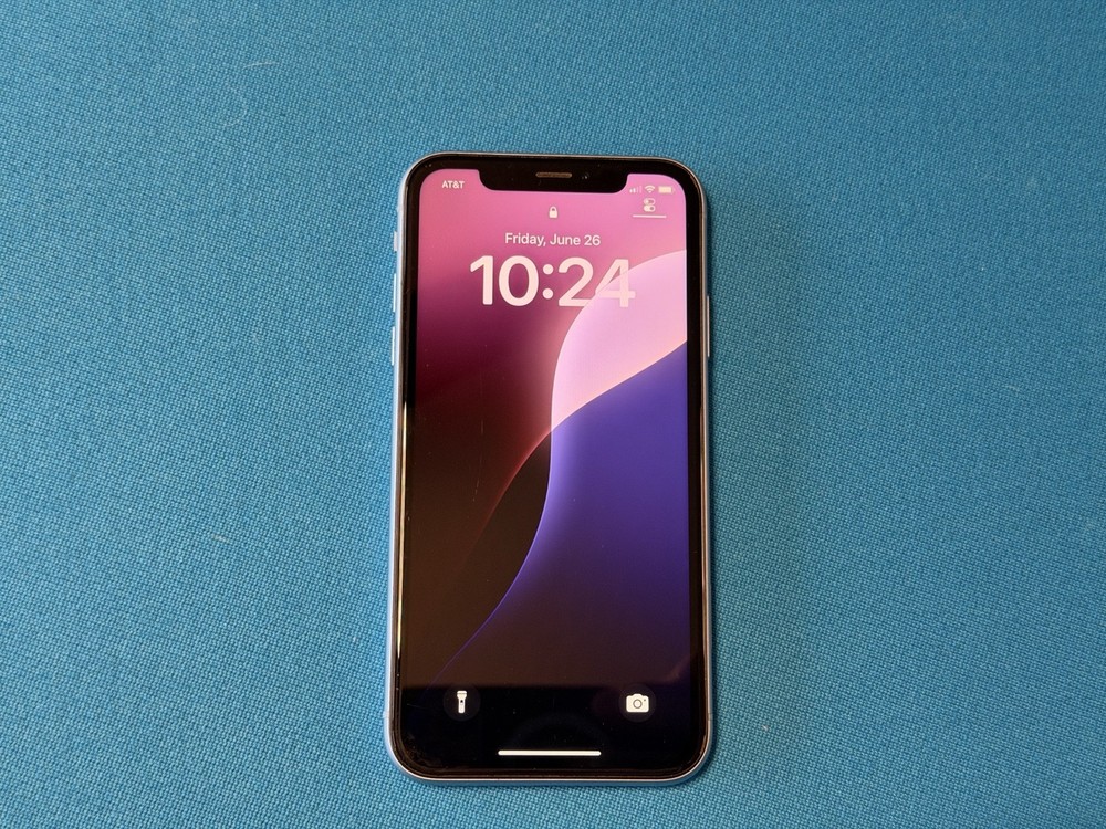 Apple iPhone XR 64GB Blue Unlocked MT2K2LL/A No Scratches Dents