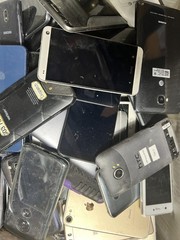 Lot of 10 pcs Assorted Smart Phone Cell Phones For Parts, Scrap or Gold Recovery