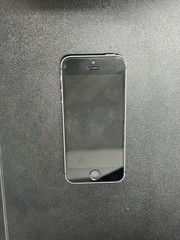 Apple iPhone SE 16GB Space Gray Unlocked A1662 MLLY2LL/A Excellent iOS 15