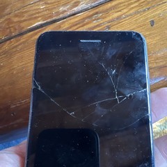 Apple iPhone 8 Plus Black 5.5&Prime; Smartphone Hexa Core 3GB RAM 12MP Cracked Screen