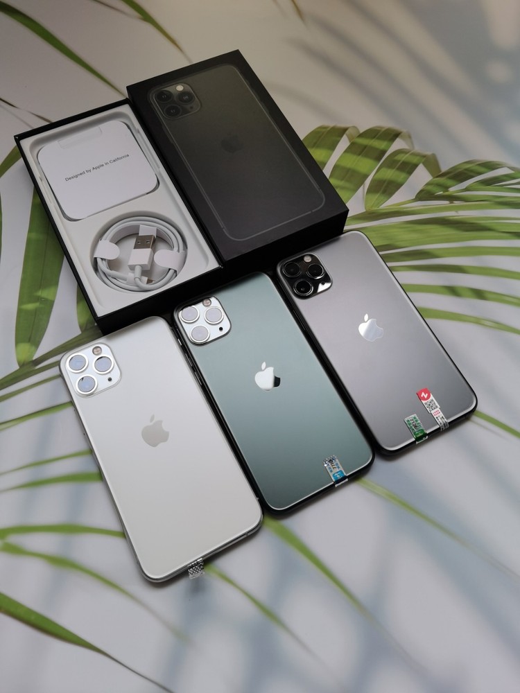 Good Apple iPhone 11 Pro -64/256GB unlocked 5.8 in color random
