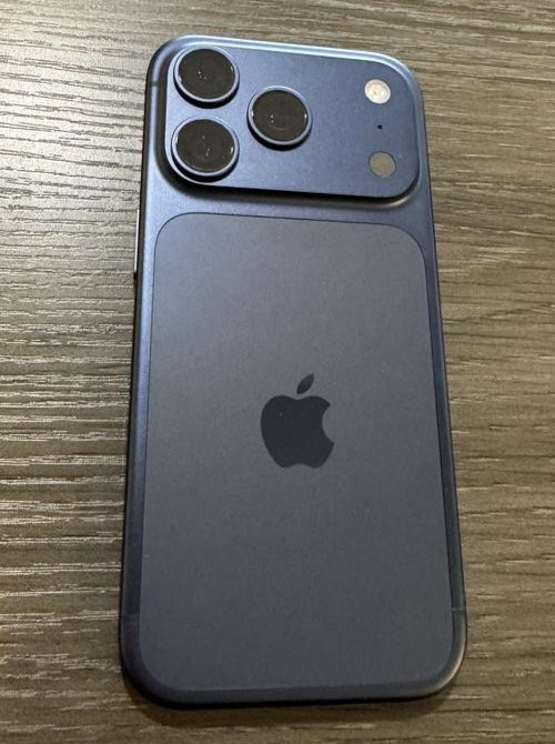 Apple iPhone 17 Pro 256GB Unlocked Blue 100% Battery Health Good Condition