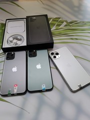 Good Apple iPhone 11 Pro -64/256GB unlocked 5.8 in color random