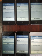 Lot of 10 Apple iPod Touch 4th Generation 32GB (7pc) / 16GB (3pc)