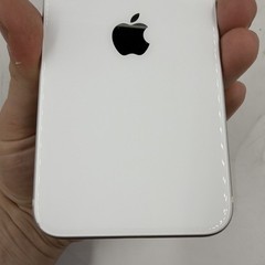 Apple iPhone SE 2nd Gen – 64GB – White (Unlocked) A2275 – 78% Battery