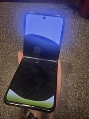 Motorola Razr 2023 Sage Green 128GB Flip Folding Smartphone Parts Or Repair