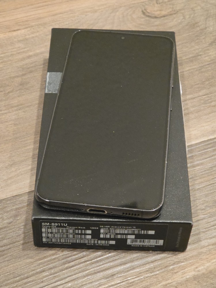 Samsung Galaxy S23 128GB (AT&T) SM-S911U Phantom Black – Good Condition