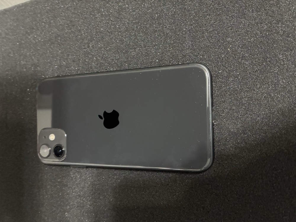 Apple iPhone 11 64GB Black Unlocked 84% Battery Health Works Great