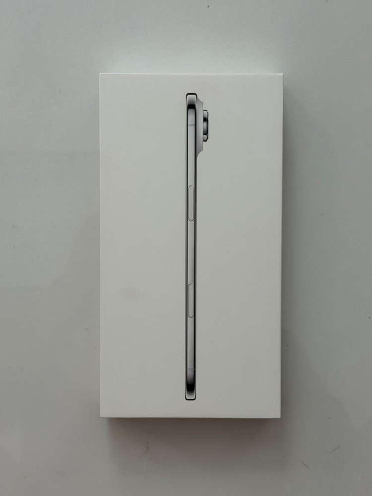 iphone 17 air 256gb AT&T – Cloud White-NEW SEALED !