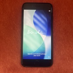 Apple iPhone SE 2nd Gen – (Unlocked, AT&T, T-Mobile, Verizon) – Great Condition