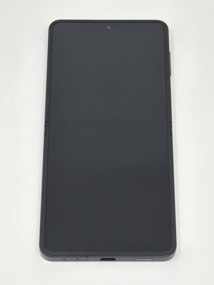 Samsung Galaxy Z Flip7 5G – 256GB – Jetblack (Unlocked) SM-F766U1 Good