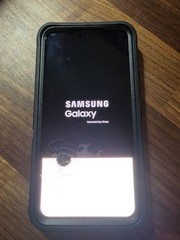 Samsung Galaxy S22 5G Unlocked 128GB – Cracked Screen – For Parts / Repair