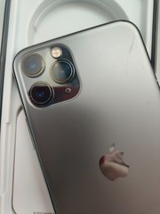 Apple iPhone 11 Pro 64GB 256GB Unlocked Smartphone -with Face ID – Good