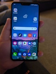 LG G8 ThinQ in Aurora Black- with TIKTOK app installed