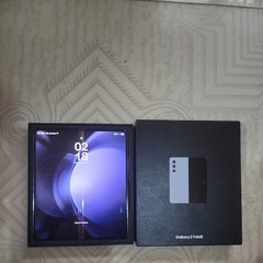 Samsung Galaxy Z Fold 5 – Factory Unlocked 256GB Storage ( Icy Blue) Grade B