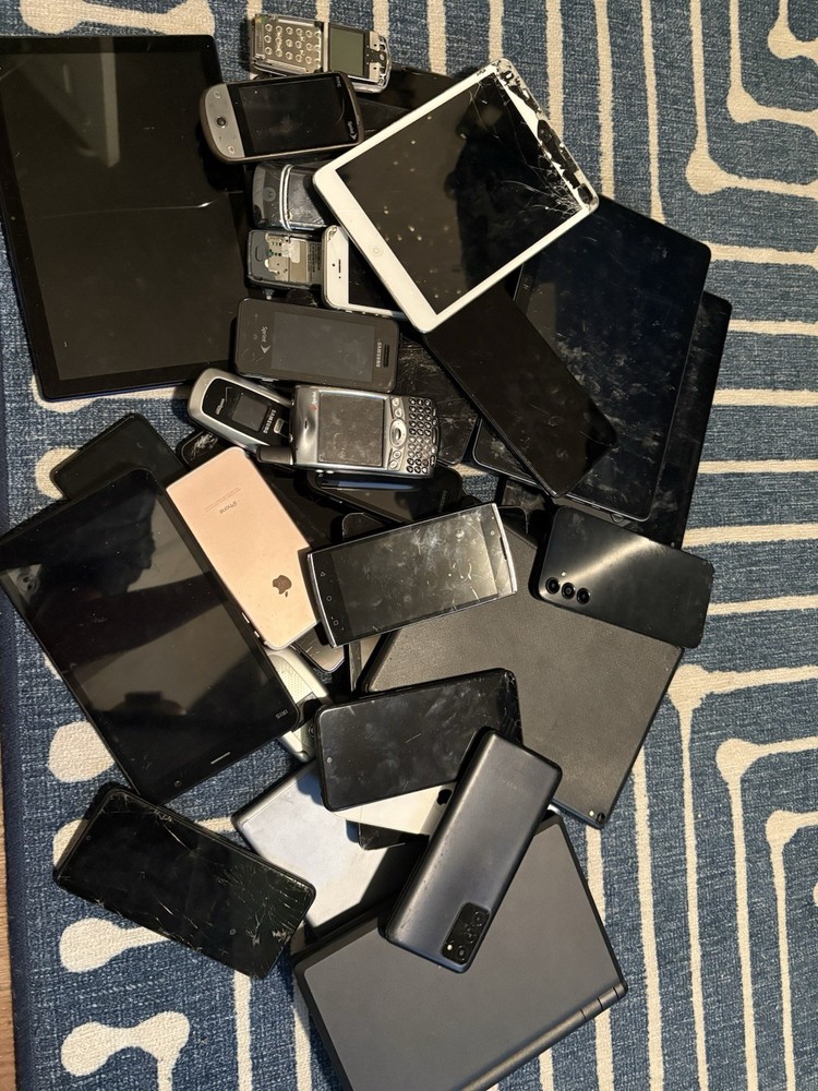 Apple – android – tablets (lot of 4 mixed) for parts only