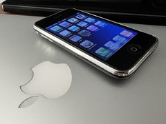 Apple iPhone 3G 8GB 2008 Original With Box and Accessories