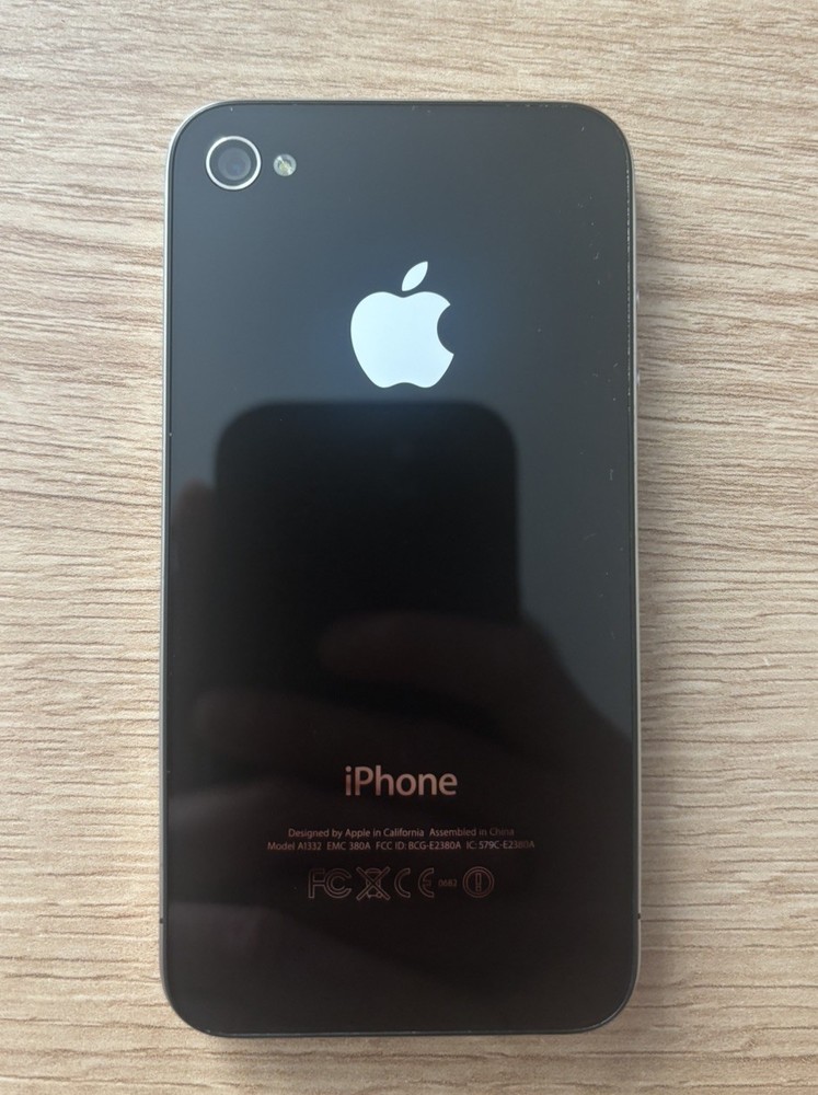 Apple iPhone 4- 16GB Black AT&T Locked A1332