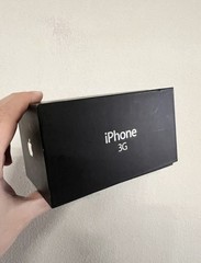 Apple iPhone 3G 8GB 2008 Original With Box and Accessories