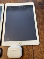 LOT OF 4, 2 Apple AirPods Pro 1st Gen And 2 iPad Air 1st Gen