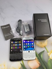 Boxed BlackBerry Classic Q20 Black/white Unlocked 4G 16GB Keyboard Smartphone