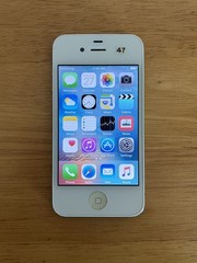 Apple iPhone 4s – 8GB – White (Verizon) Model A1387 (CDMA + GSM) *e9q*