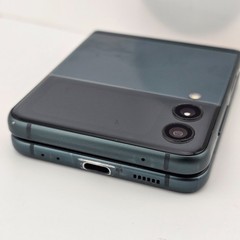 Samsung Galaxy Z Flip 3 SM-F711U – Unlocked 128GB Green – *PARTS: SCREEN DAMAGE*