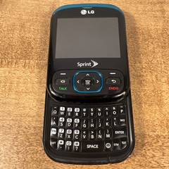 LG Remarq LN240 2.4&Prime; LCD Bluetooth Sprint Cellular Slider Cell Phone Turquoise