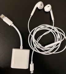 Apple iPhone 13 – 256 GB – Starlight Unlocked – Excellent – Accessories Included
